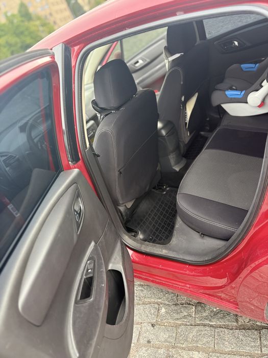 Продам надійний сімейний автомобіль