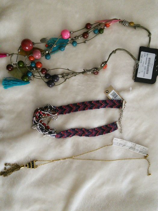 Colares vários, novos