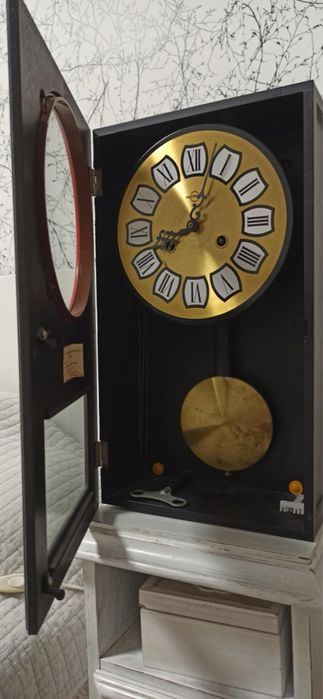 Zegar ścienny (wiszący)