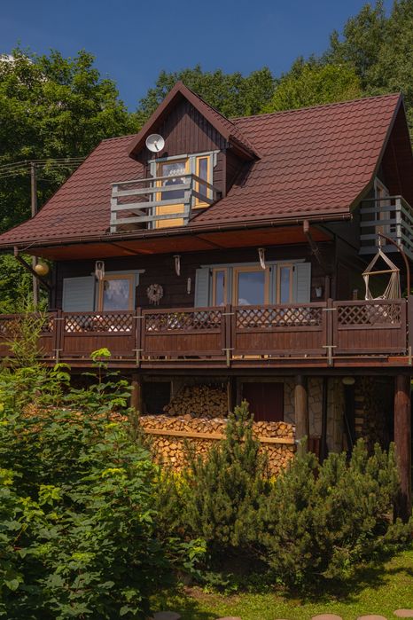 Domek chatka w górach z balią  widok Babia Góra Beskidy wakacje