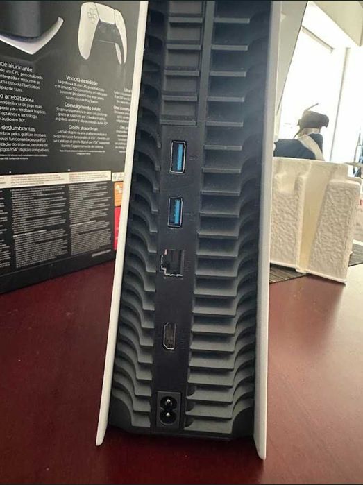 PlayStation 5 pouco usada