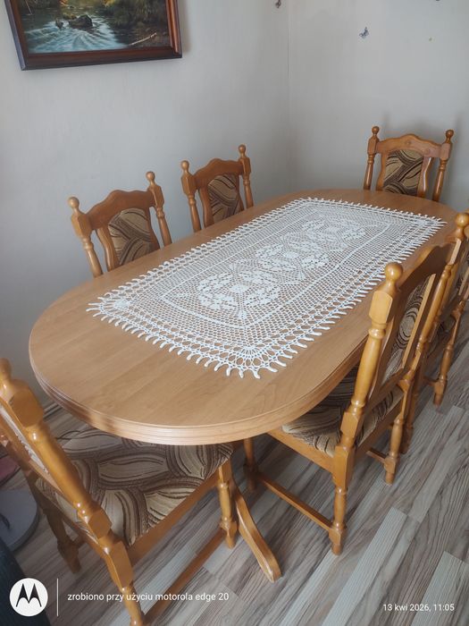 Stół rozkładany i 6 krzeseł
