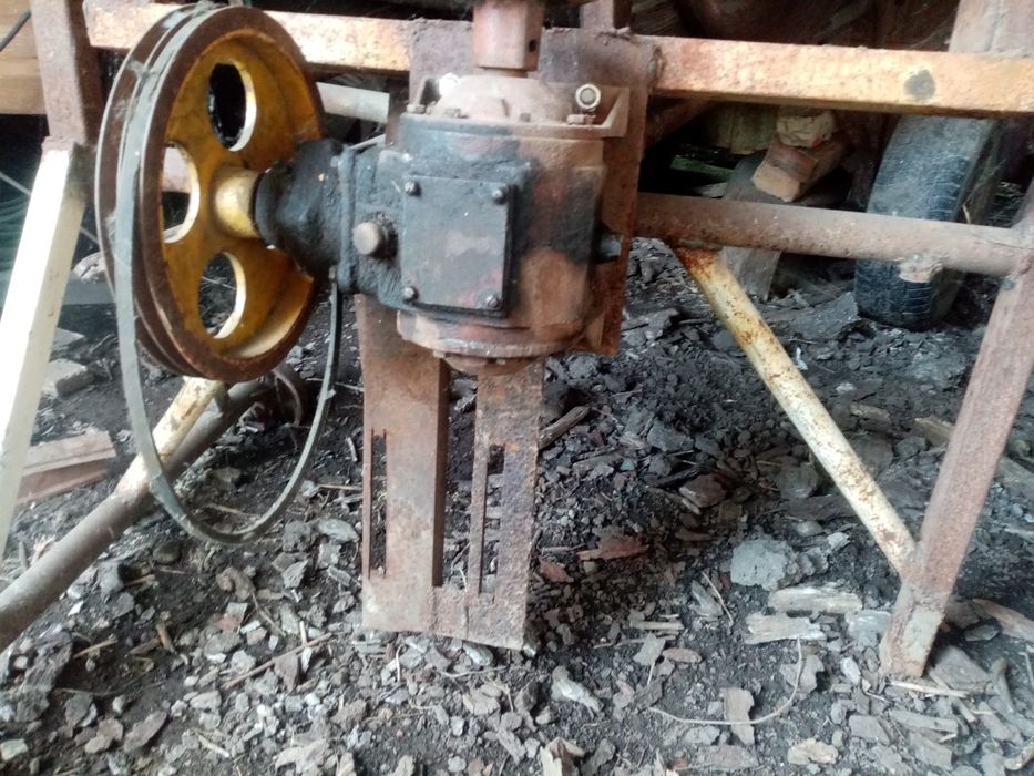 Бетономішалка бетонозмішувач мішалка