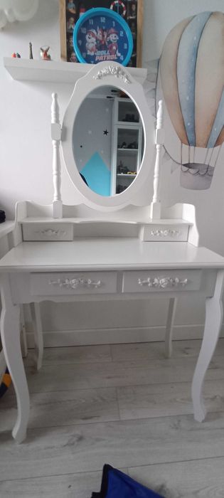 Toaletka biala, z lustrem i taboretem