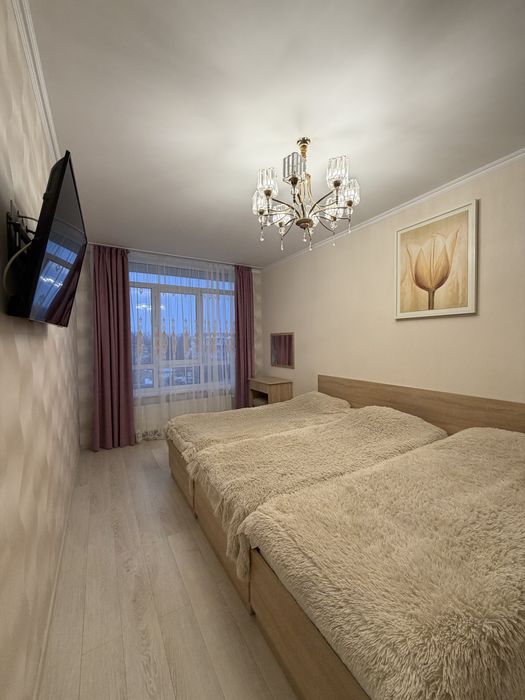 Простора 3-кімнатна квартира у Трускавці вул.Довбуша є відео