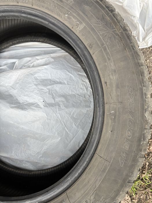Шини зимові R17 225 60 Toyo