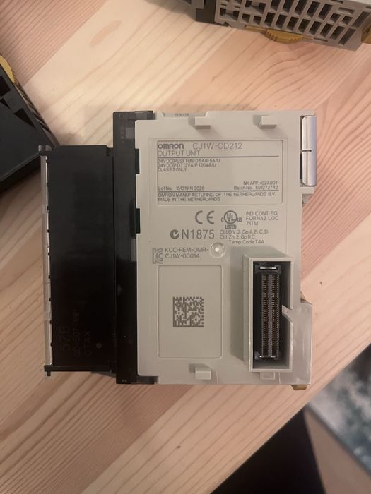 PlC Omron CJ2M CPU11