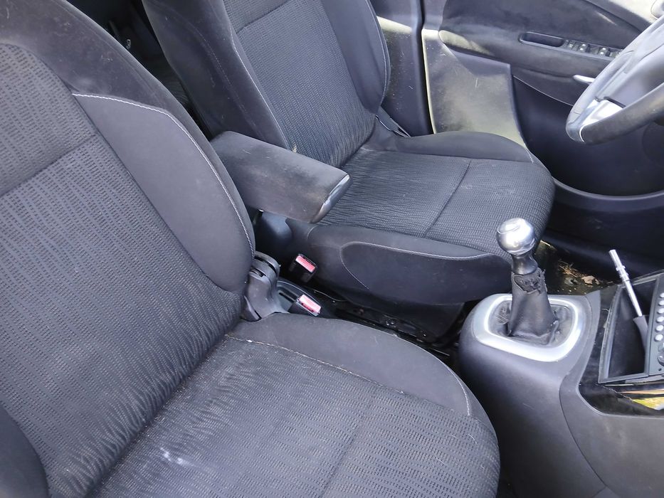 Citroen c3 picasso 1.6 benzyna na cześć 2011 rok