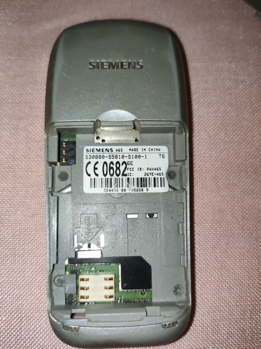 Телефон Siemens A65 цветной с зарядкой