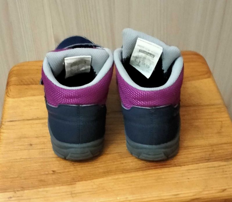 Ботинки. Кроссовки для девочки. Decathlon. Размер 33