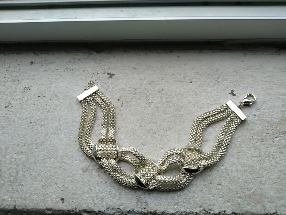 Pulseiras e Fios de mulher