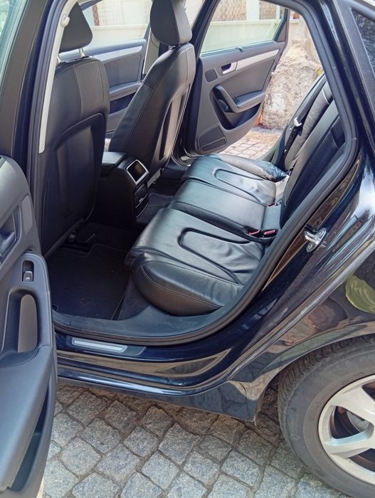 Audi A4 2.0 TDI - Livro de revisões Audi