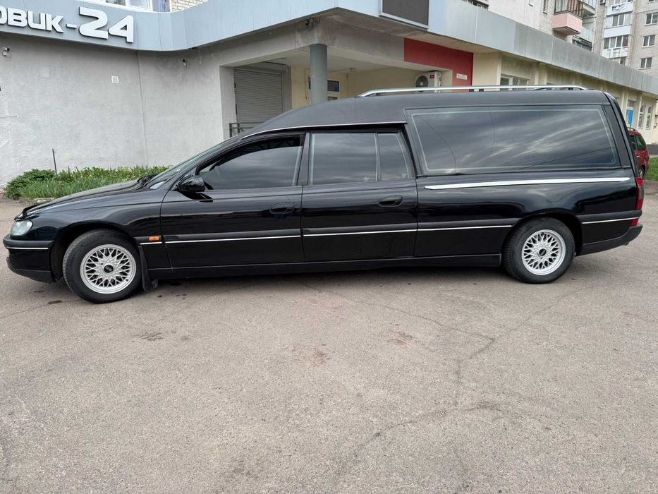 Opel Omega Caravan (Спеціальний катафалк) — 2000 рік