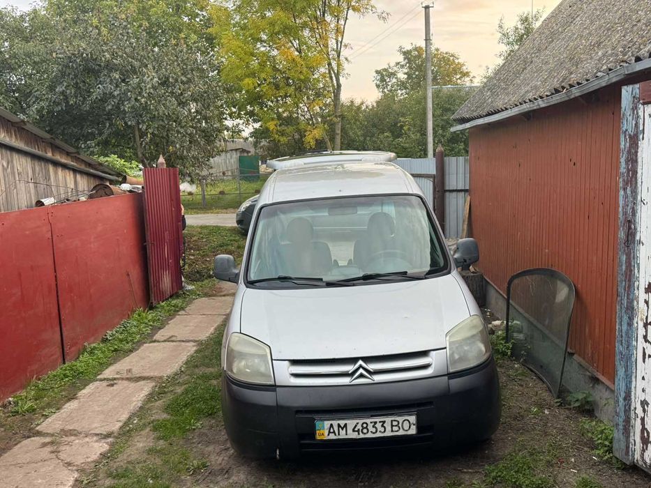 Продається автомобіль м. Звягель