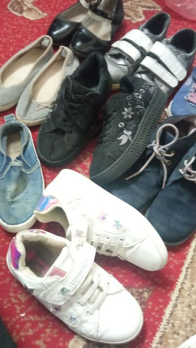 Пакет взуття на дівчинку кеди кросівки туфлі