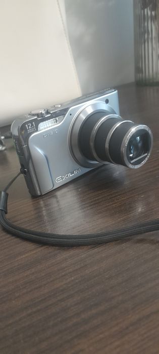 Фотоапарат Casio Exilim EX-H10 (CCD)