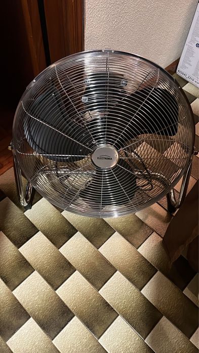 Ventilador / Ventoinha - como nova com caixa