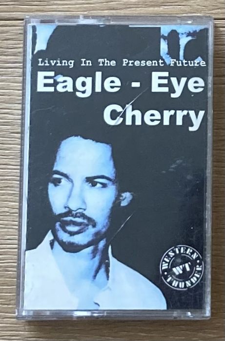 Аудио кассета Eagle-Eye Cherry - Living In The Present Future