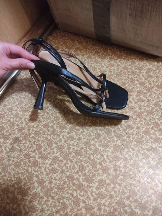 Босоніжки 40 розмір