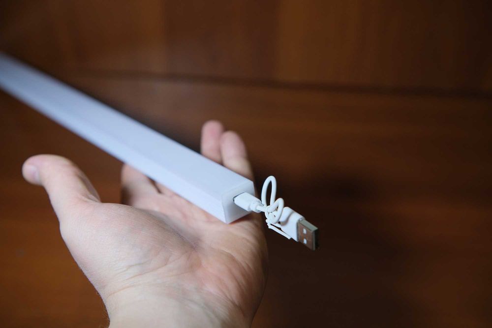 LED лампа на акб з датчиком руху , розпродаж -50%