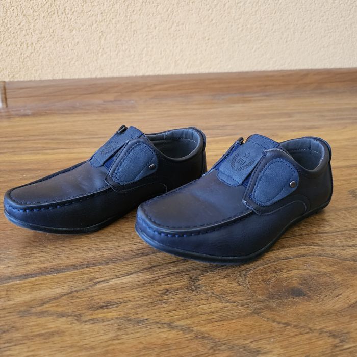Eleganckie buty mokasyny granatowe r. 32