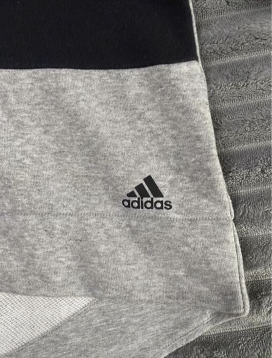 Szara bluza adidas