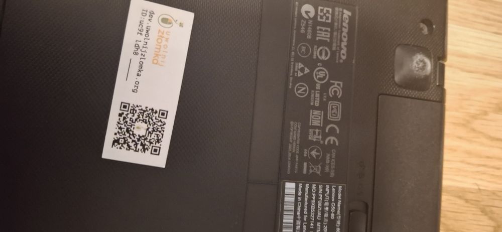 Laptop lenovo model 80L0