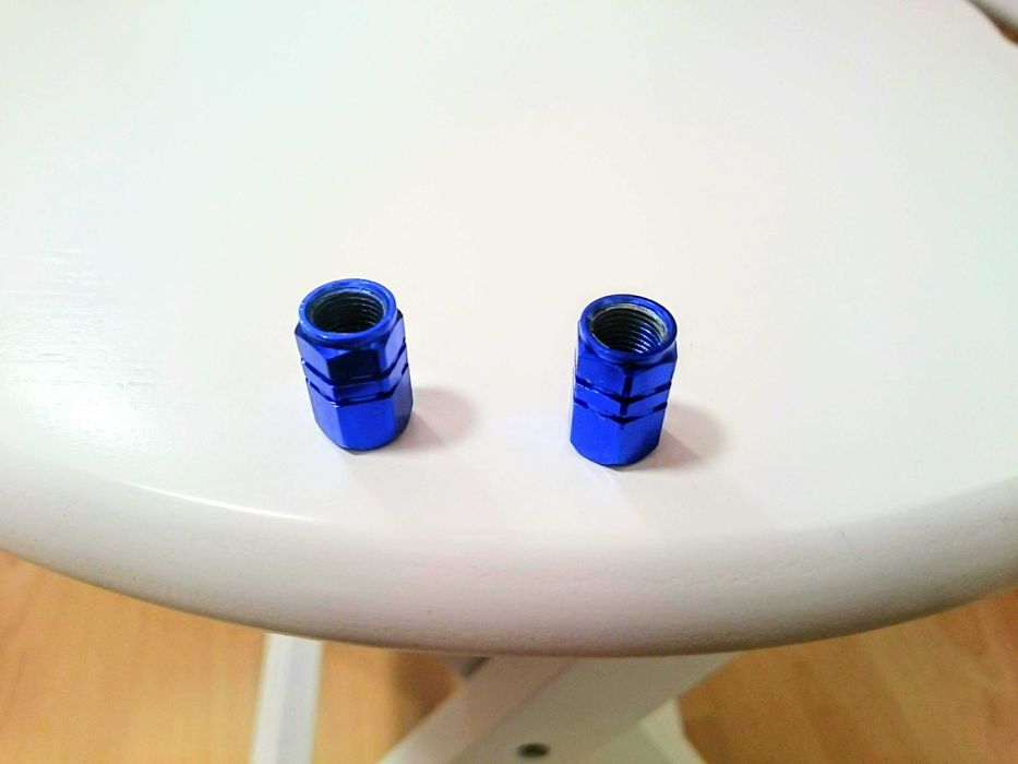 Б/в алюмінієві ковпачки на золотніки (ніпелі) для камер велосипеда