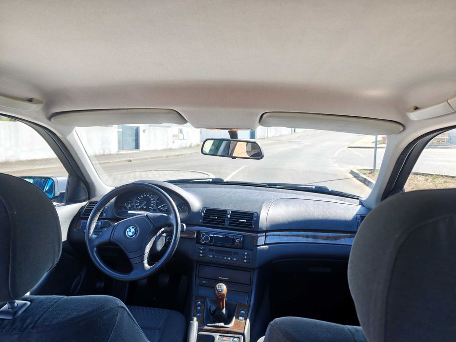 BMW 320D   sedan