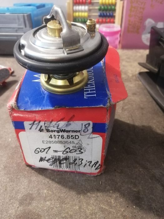 Термостат новий не використовувався