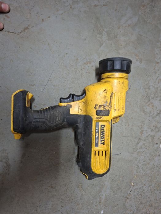 Wyciskacz do silikonu dewalt DCE580 SPRAWNY