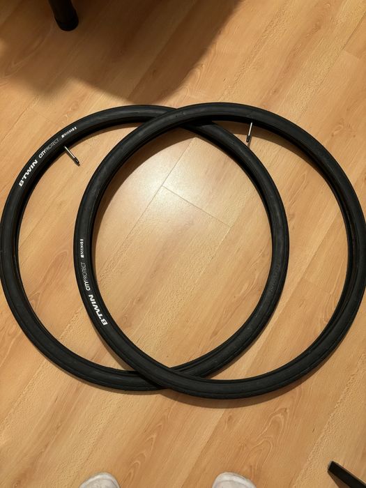 2 Pneus e 2 cameras de ar bicicleta de cidade BTWIN