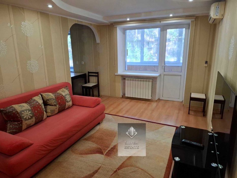 Гарна 2к з ремонтом . Вознесенівський район.