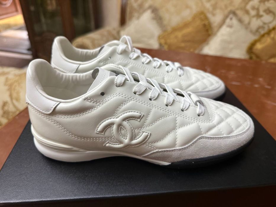 Кросівки від Шанель