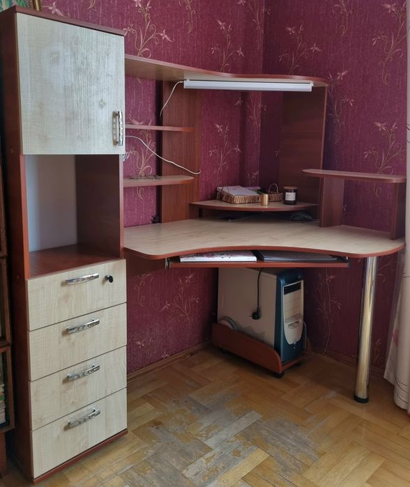 Стол компьютерный, школьный угловой