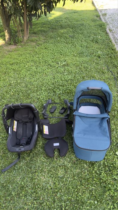 Trio + cadeira auto da marca Recaro