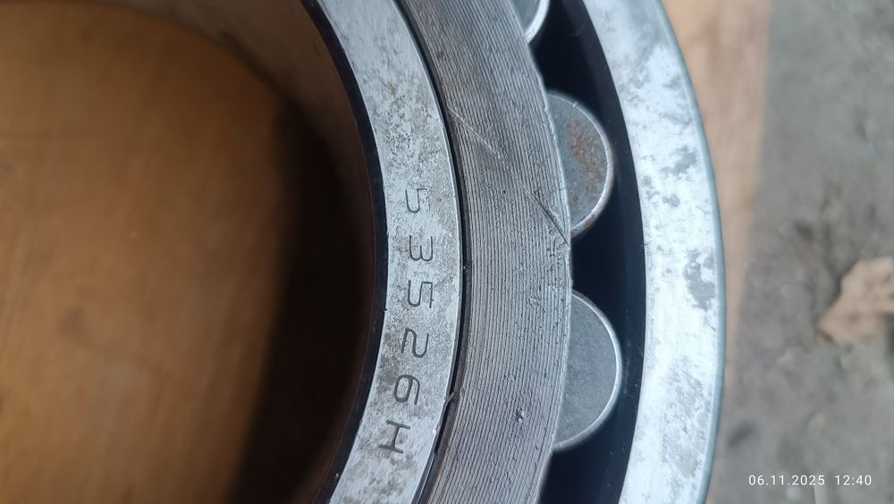 Продаються підшипники