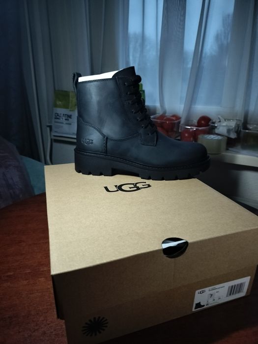 UGG Everdeen  skóra