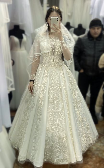 Весільна сукня в ідеальному стані