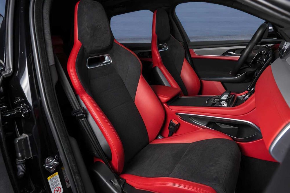 Jaguar F-PACE SVR      2022