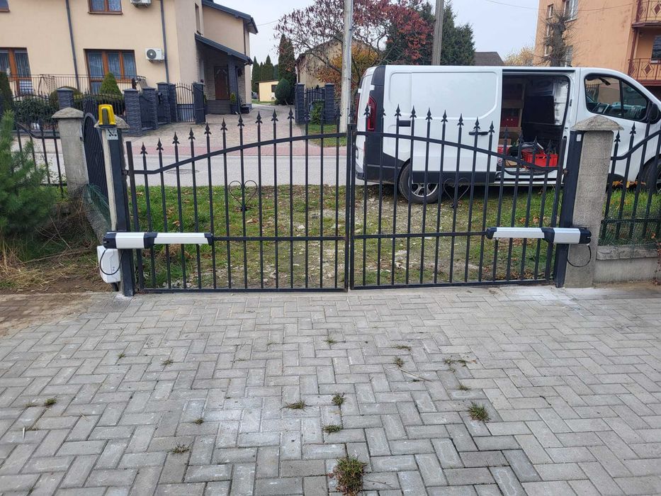 Montaż napędów bram garażowych, wjazdowych FAAC NICE ROGER BFT HORMANN