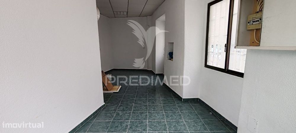 Loja Em Algés Arrendamento