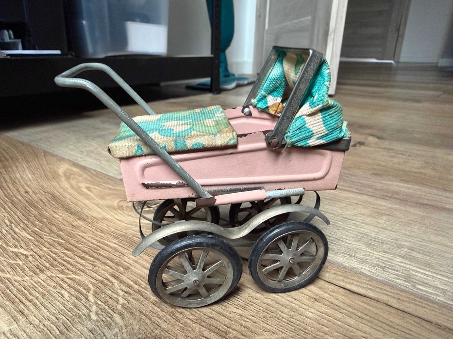 Stary mały wózek dla lalek metalowy PRL