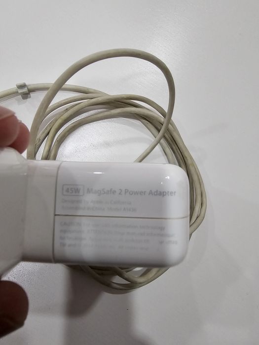 MacBook Air 11” (Início 2015) – Totalmente funcional + carregador orig