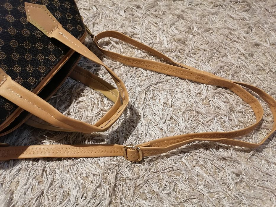 Brązowy kuferek torebka