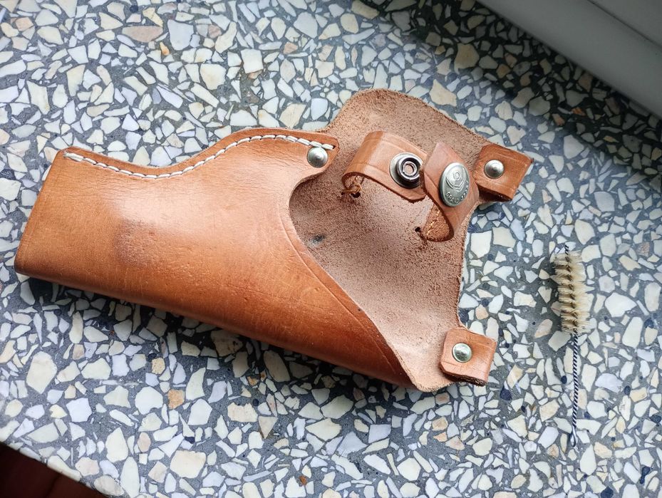 skórzana kabura, etui na broń krótką