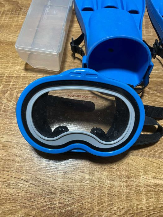 akcesoria basenowe płetwym spodenki, okularki, czepek, rurka, gogle