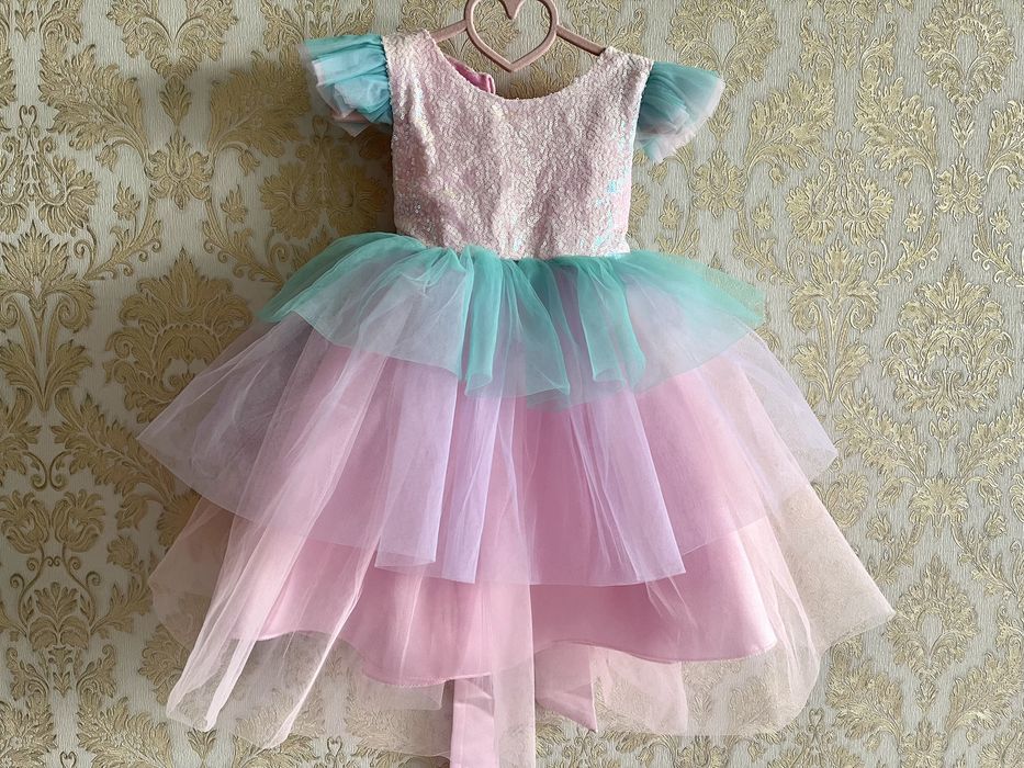 Плаття, сукня єдиноріг