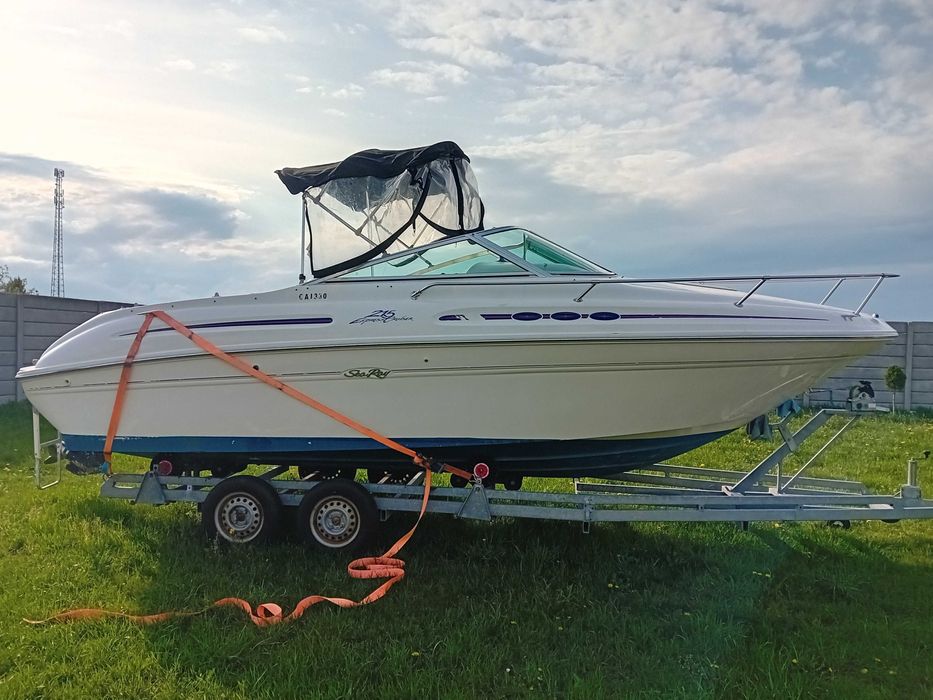 Sea Ray 215 Express Cruiser/ 5,7 ŁÓDŹ KABINOWA