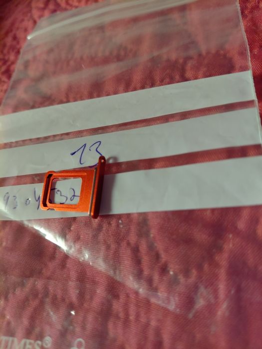 Suporte para sim card , iPhone 13.